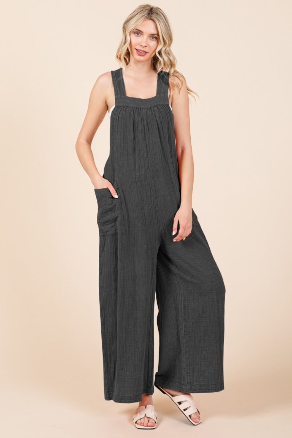 Women's Culture Code Cotton Pocketed Sleeveless Wide Leg Overalls