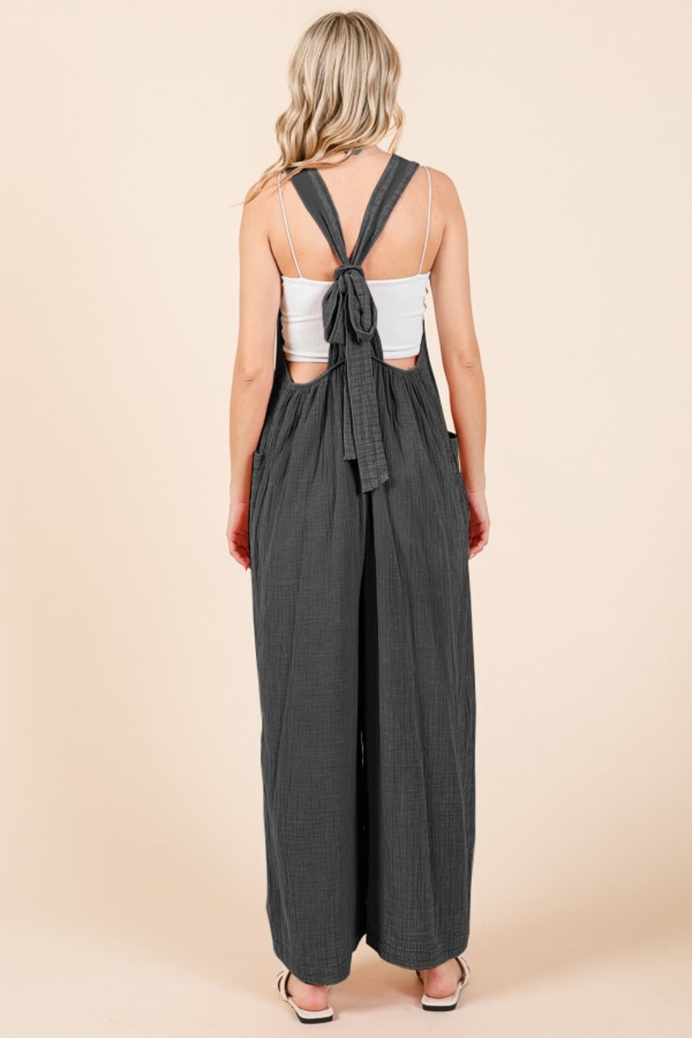 Women's Culture Code Cotton Pocketed Sleeveless Wide Leg Overalls